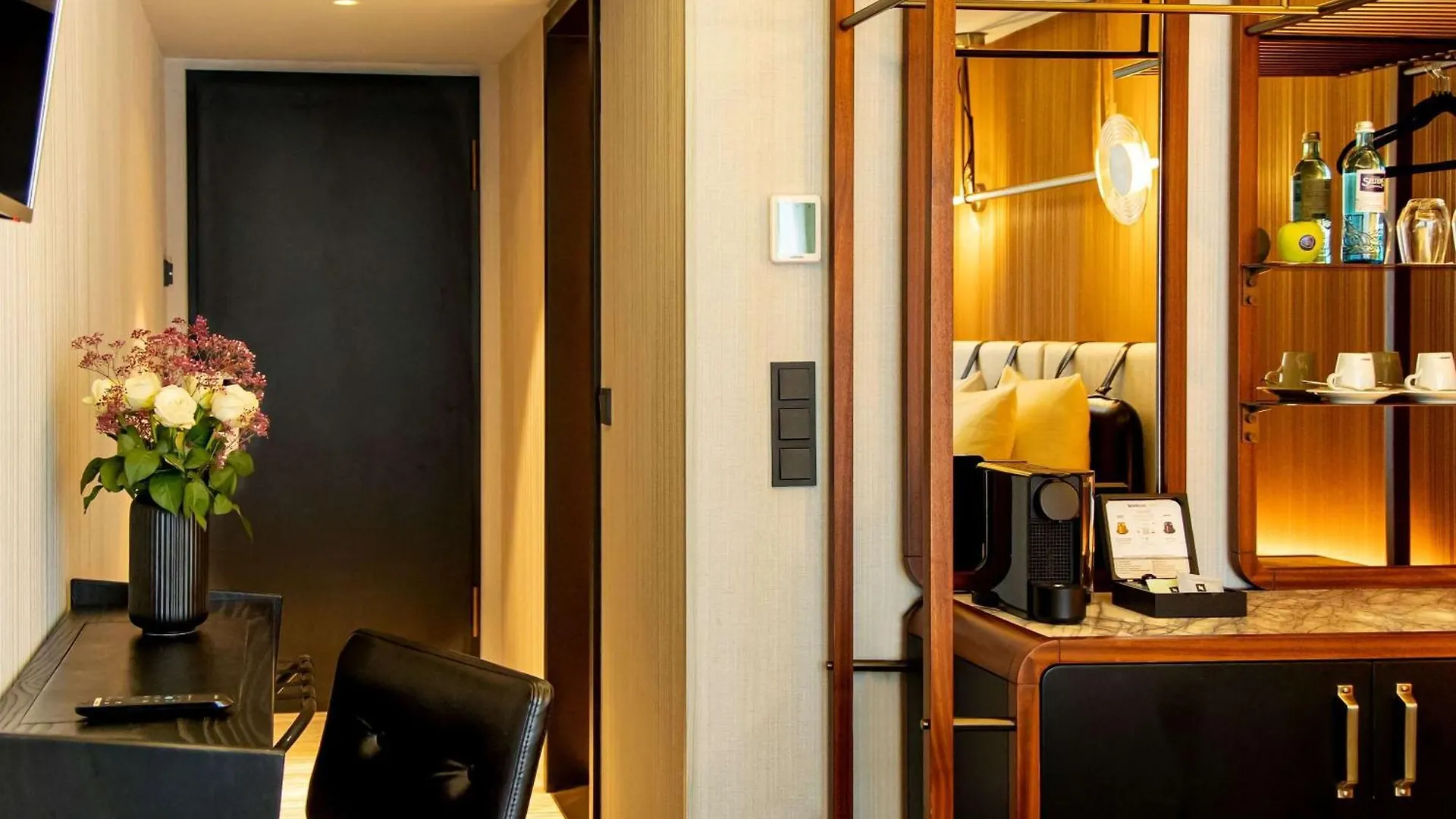 Muze Hotel Dusseldorf - Handwritten Collection