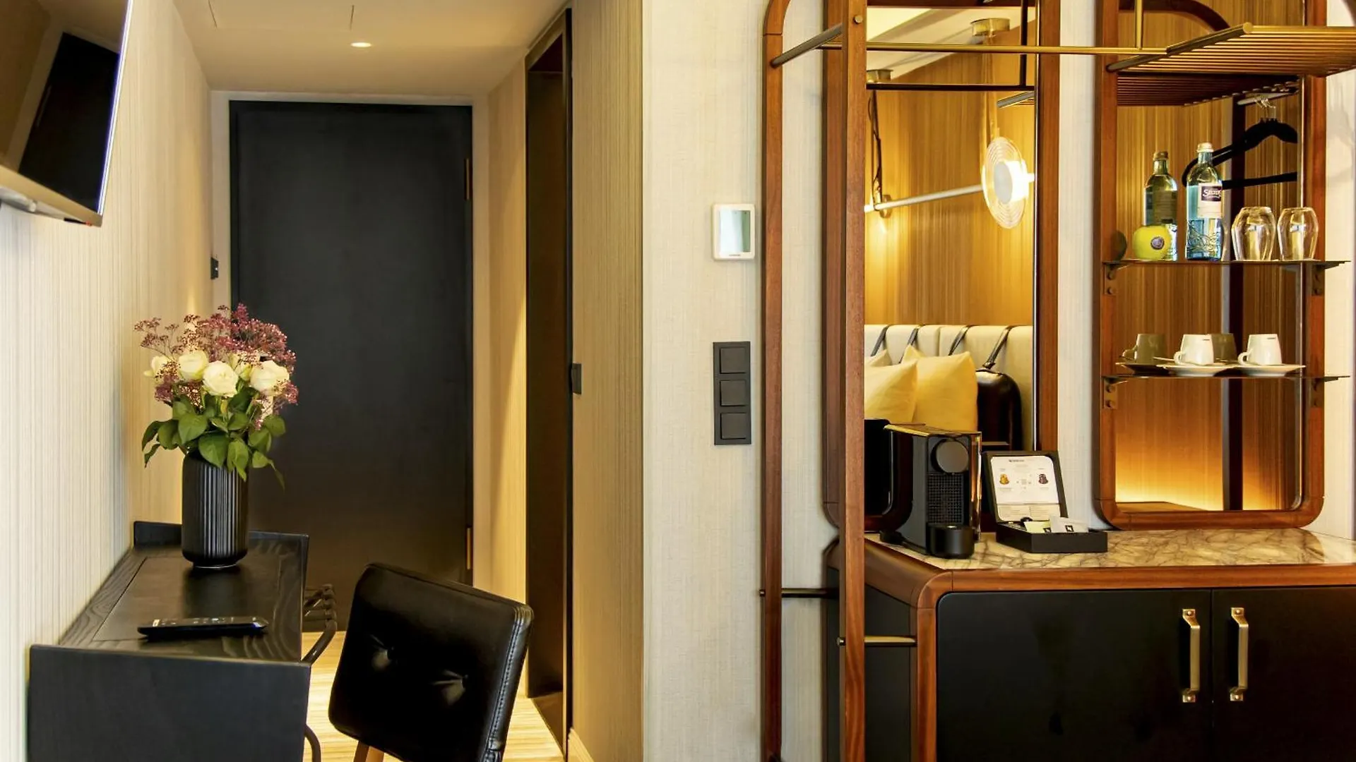 Muze Hotel Dusseldorf - Handwritten Collection