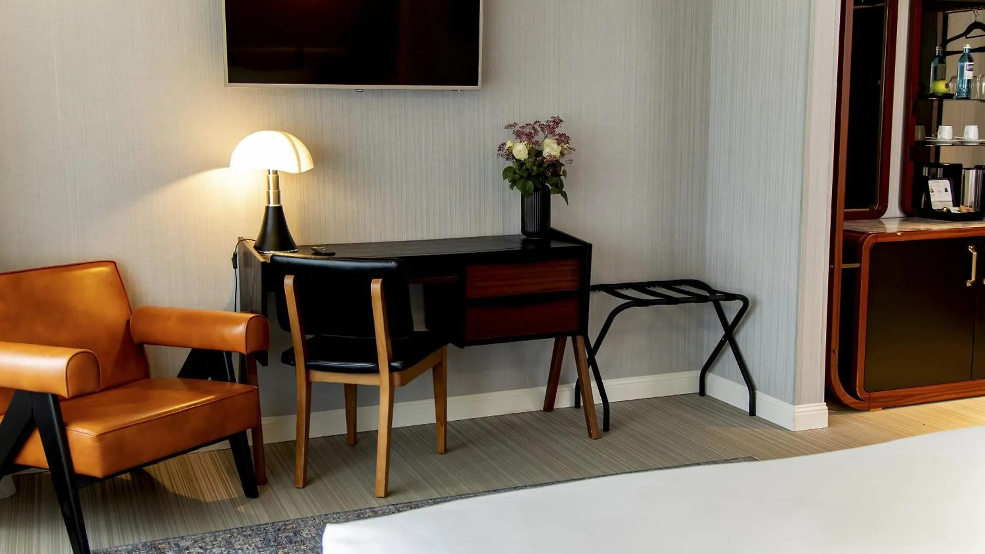 Muze Hotel Dusseldorf - Handwritten Collection 4*,